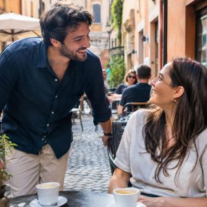 Interiezione di richiamo: ehilà tra lingua parlata, tono e situazioni d’uso